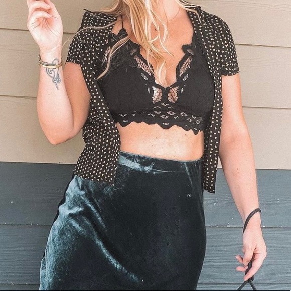 90s Vintage Silk Polkadot Button Front Blouse - Picture 2 of 7